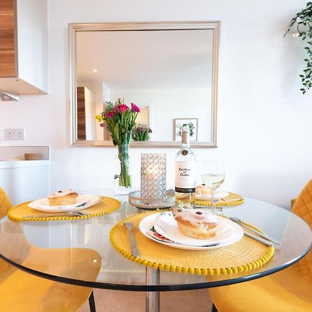 Amber Apartment Oasis - Your Gateway To Southampton'S Vibrant Heart, Port, Shopping Eksteriør bilde