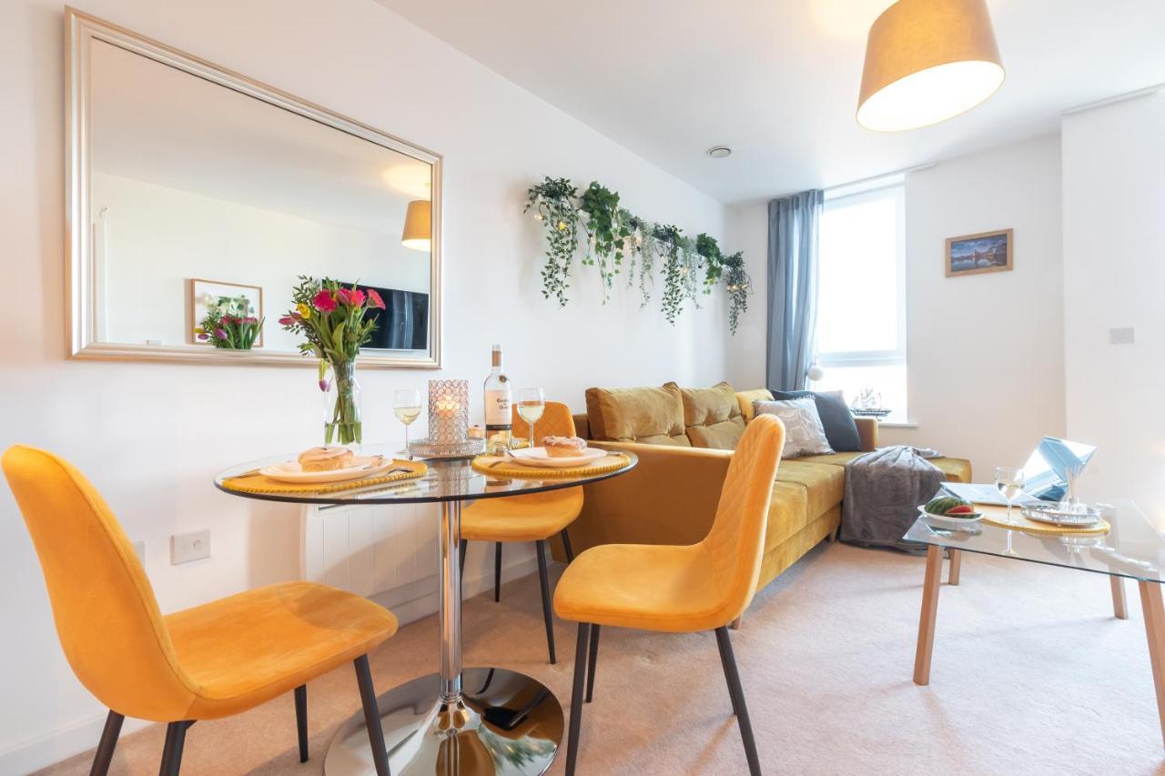 Amber Apartment Oasis - Your Gateway To Southampton'S Vibrant Heart, Port, Shopping Eksteriør bilde