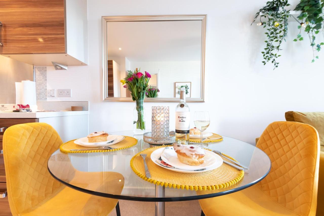 Amber Apartment Oasis - Your Gateway To Southampton'S Vibrant Heart, Port, Shopping Eksteriør bilde
