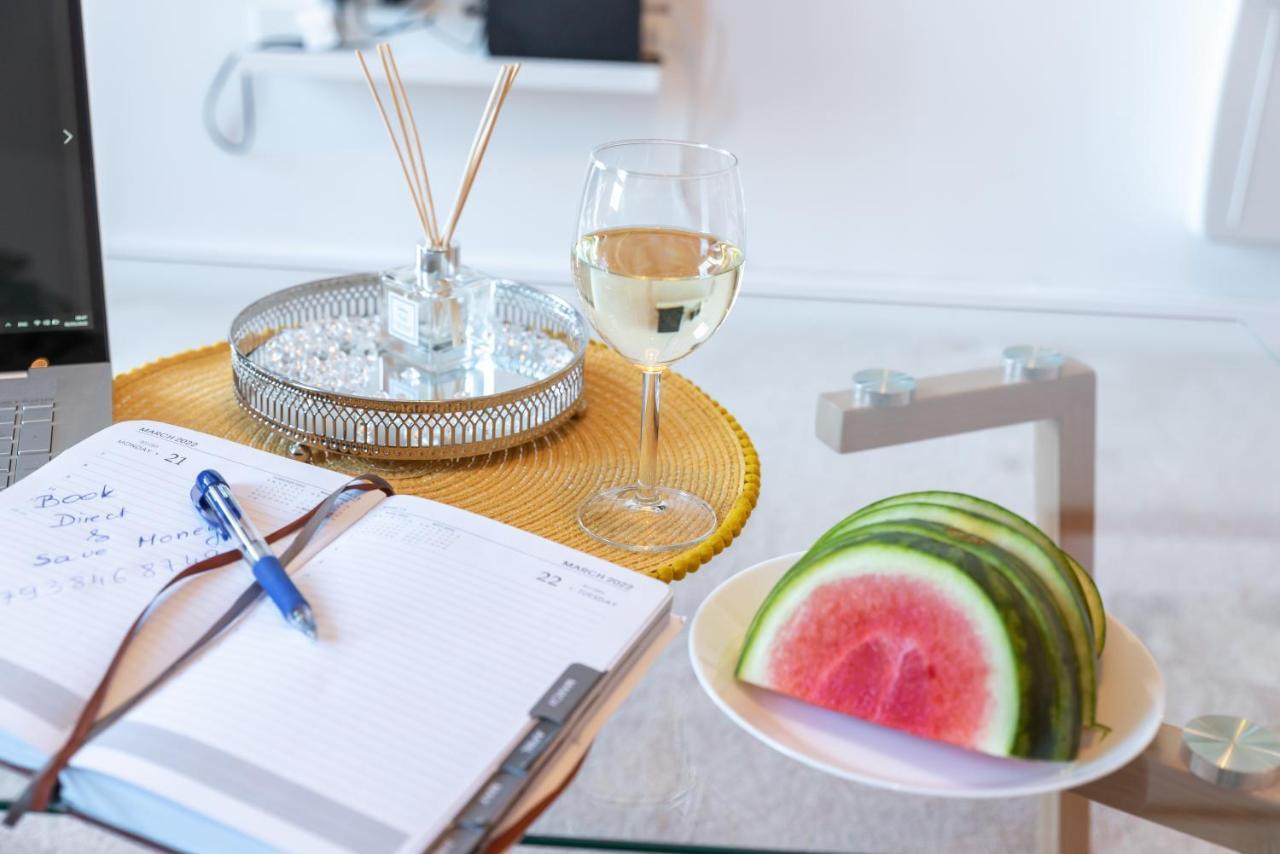 Amber Apartment Oasis - Your Gateway To Southampton'S Vibrant Heart, Port, Shopping Eksteriør bilde