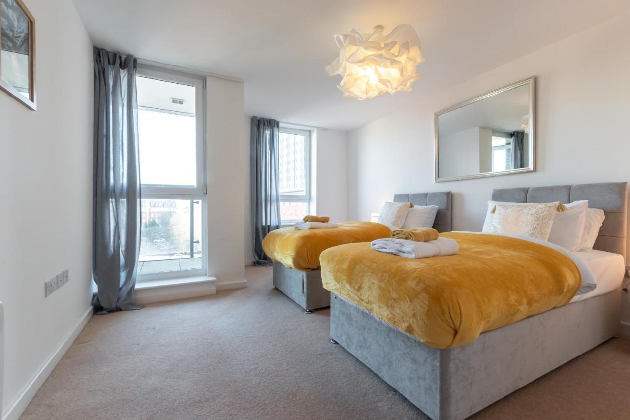 Amber Apartment Oasis - Your Gateway To Southampton'S Vibrant Heart, Port, Shopping Eksteriør bilde