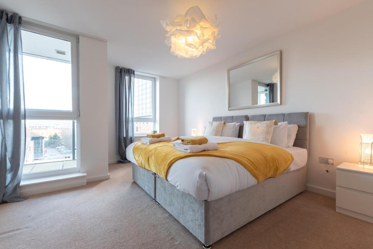 Amber Apartment Oasis - Your Gateway To Southampton'S Vibrant Heart, Port, Shopping Eksteriør bilde